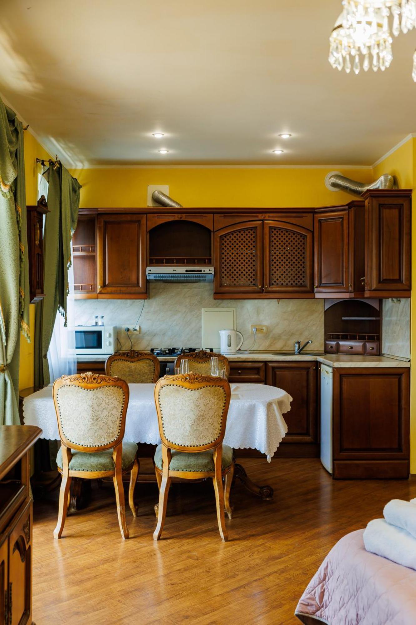 Квартира Антиквара У Центрі Полтави Мережа Alexapartments Документи Для Відряджень Безконтатне Заселення Цілодобово Poltava Exterior foto